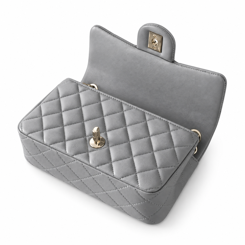 Chanel Quilted Chain Shoulder Bag 20×13×7cm